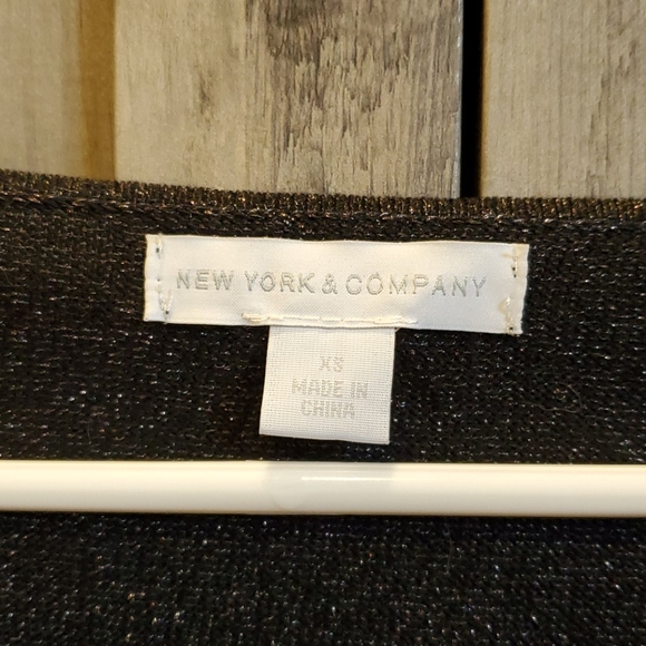 Top - Picture 2 of 3